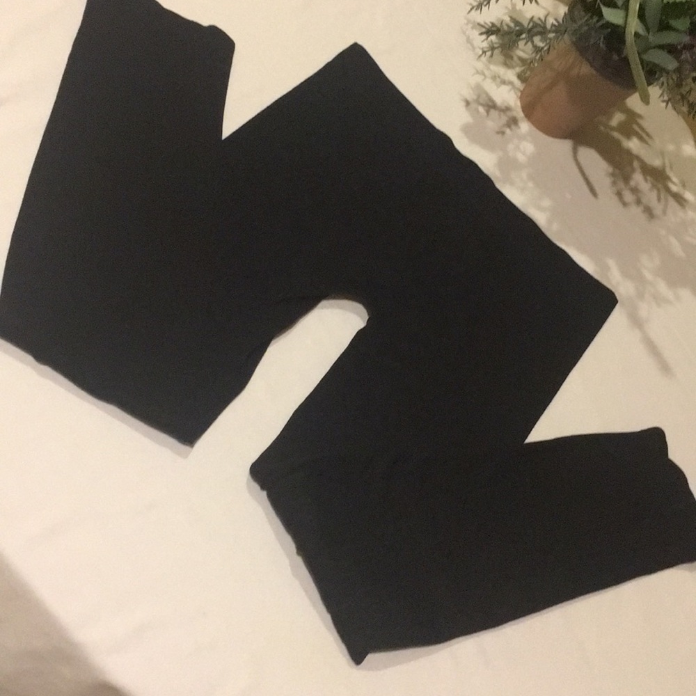 Urban Escapes black knit leggings